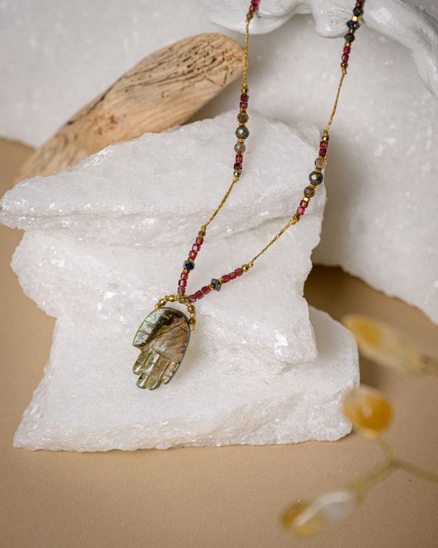 Fatima hand with Labradorite stone
