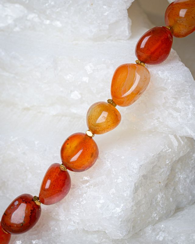 Carnelian short necklace with big stones