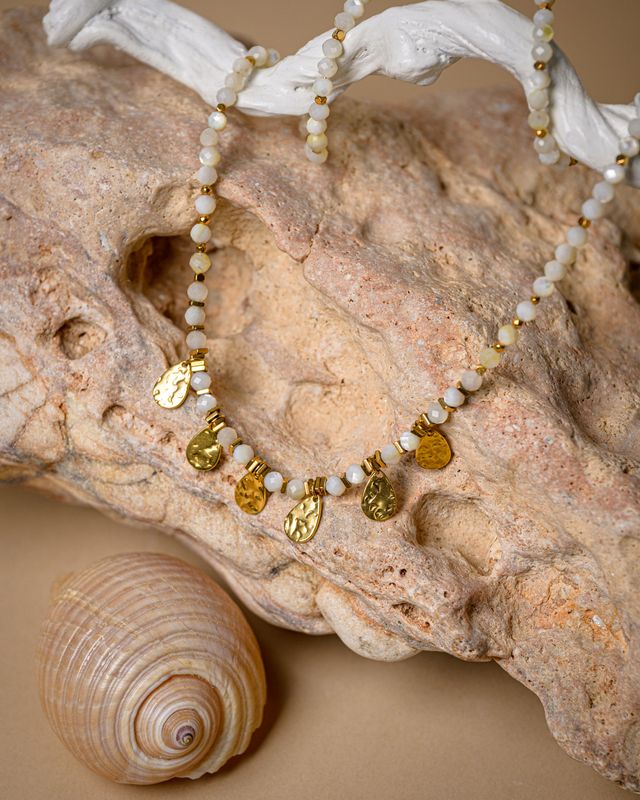 Mother of Pearls boho neckalce