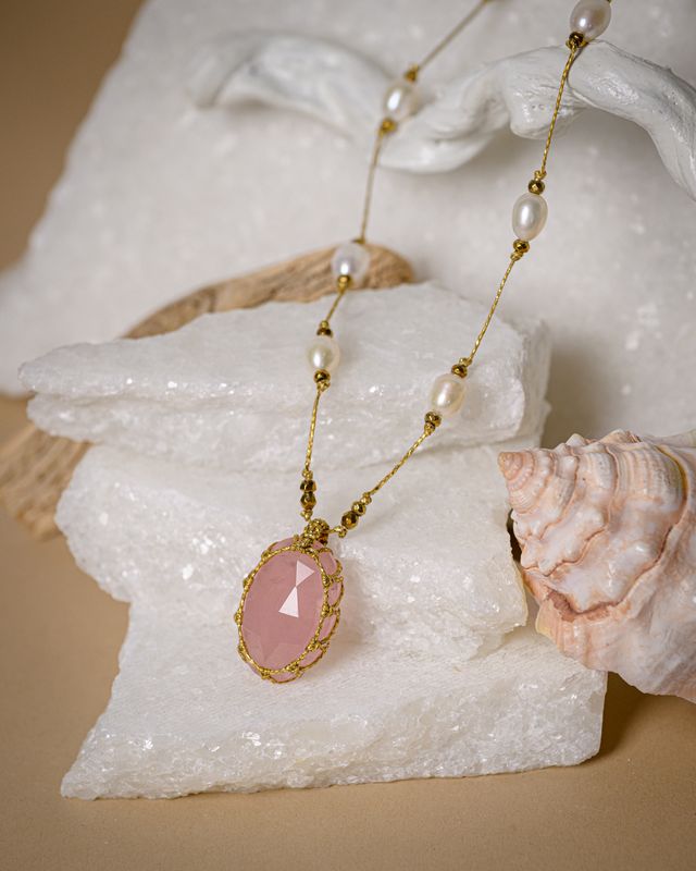 Rose Quartz adjustable Pearl necklace
