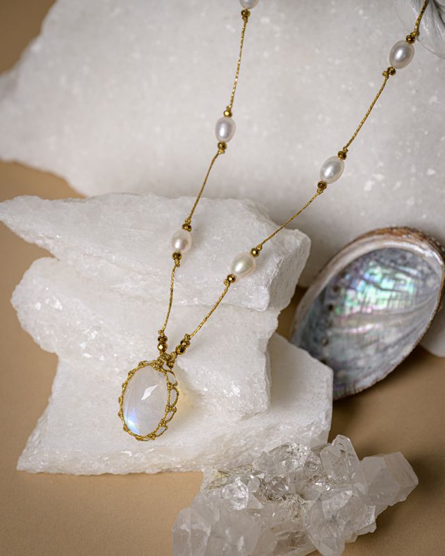 Rainbow Monnstone Pearls Necklace