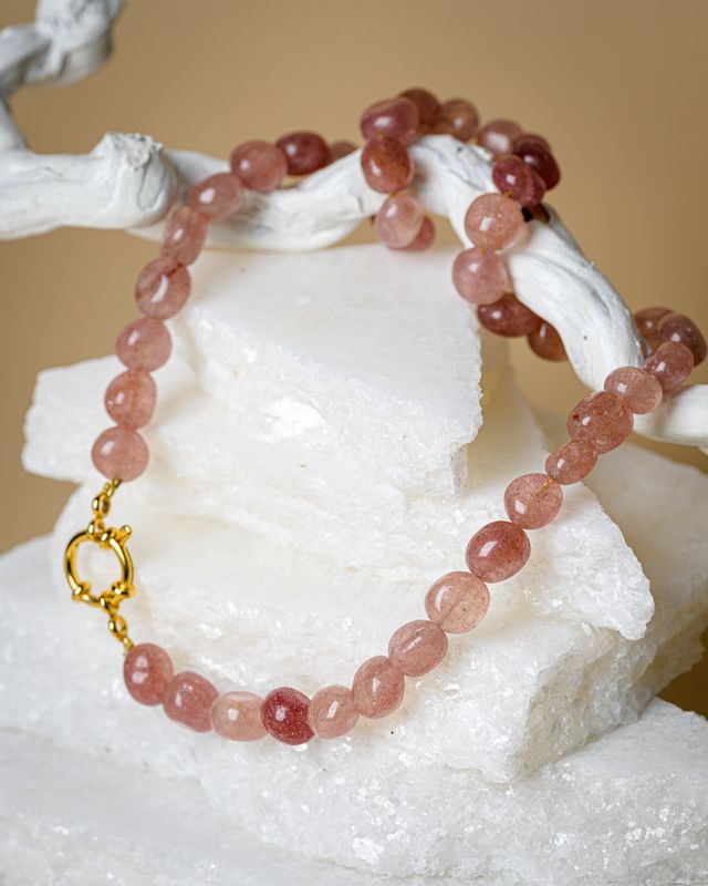 Strawberry Quartz short neckalce